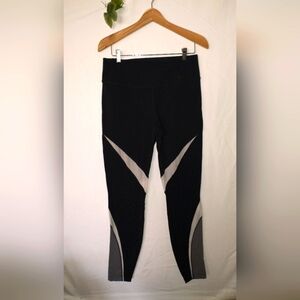 Nike Women's Black and Gray Athletic Leggings Size Large